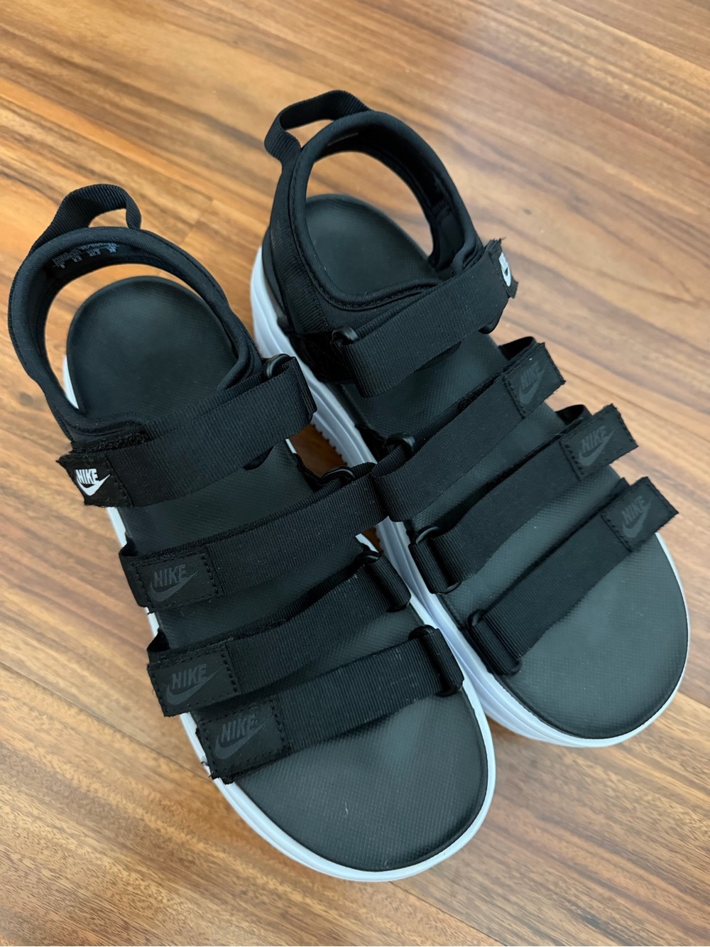 Nike Icon Classic Platform Sandal - Picture 3 of 8